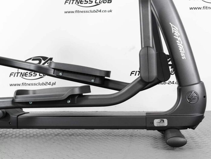 Fitness_Club_24_Life_Fitness_95x_Discover_Se