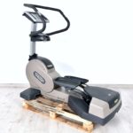 Fitness_Club_24_Technogym_Excite_Wave_700_TV (1)