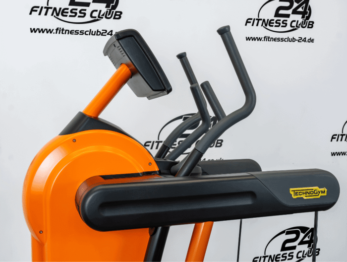 Fitness_Club_24_Technogym_Vario_New_Excite_500_led
