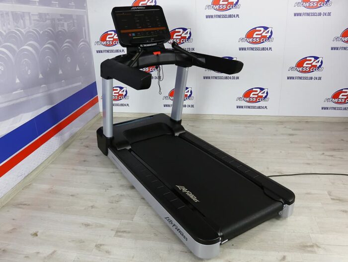 Fitness_Club_24_Life_Fitness_Integrity_Discover_SE3_HD