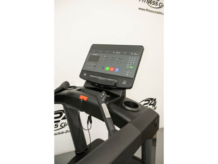 Fitness_Club_24_Life_Fitness_Integrity_SL