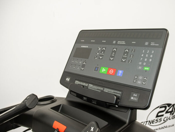 Fitness_Club_24_Life_Fitness_Integrity_SL