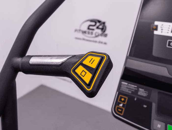 Fitness_Club_24_Matrix_Performance_Led_Console_Climbill