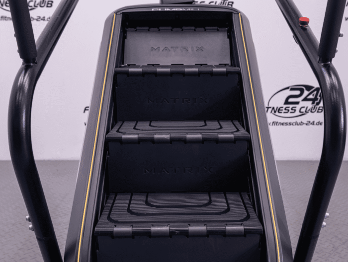 Fitness_Club_24_Matrix_Performance_Led_Console_Climbill