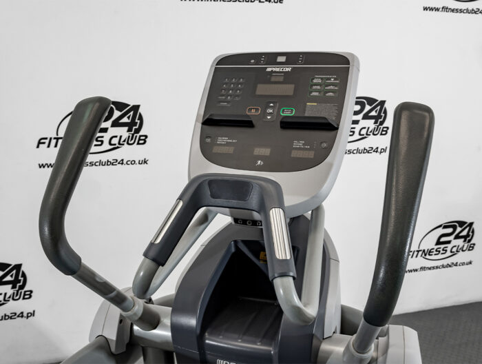 Fitness_Club_24_Precor_AMT_813_P10